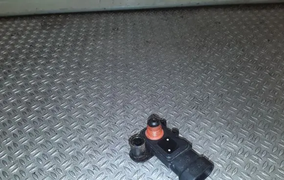 Opel Zafira B Air pressure sensor 16212460