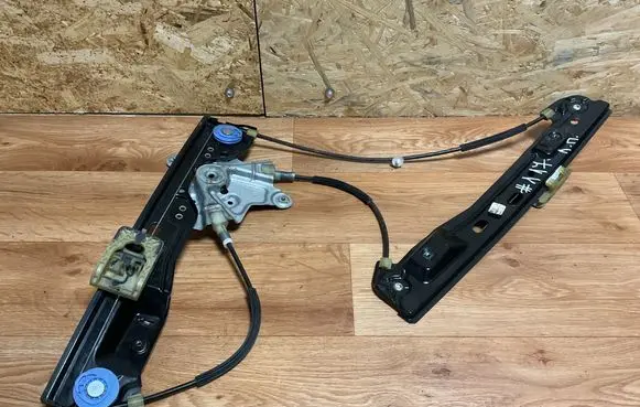 Opel Insignia A Front window lifting mechanism without motor 13302451 964837104