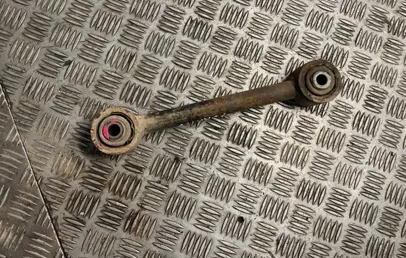Nissan Terrano Rear anti-roll bar/stabilizer link 