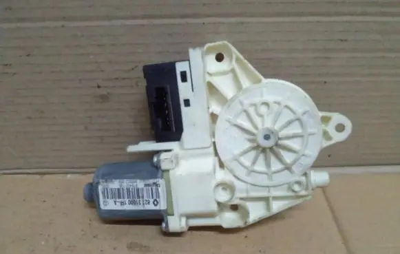 Renault Laguna III Rear door window regulator motor 827310001R