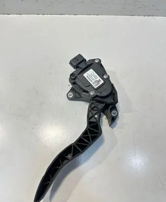 Renault Koleos II Accelerator throttle pedal 6PV31240400
