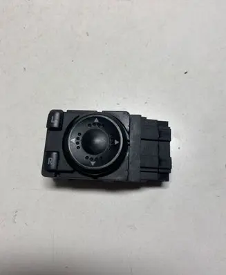 Wing mirror switch