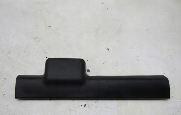 Suzuki Swift III Rear sill trim cover 7615152R