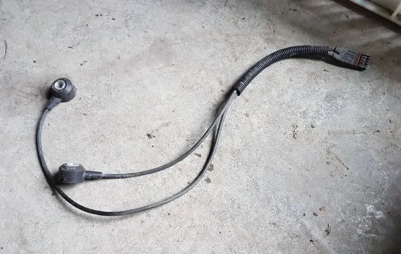 BMW 3 E90 E91 Detonation knock sensor 7525039