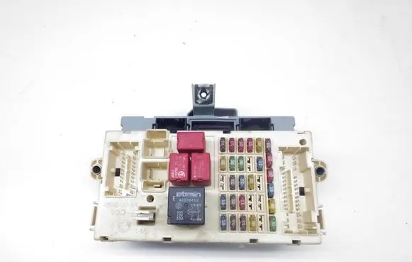 Fiat Stilo Fuse module 51715857 501209640030 NPL19264