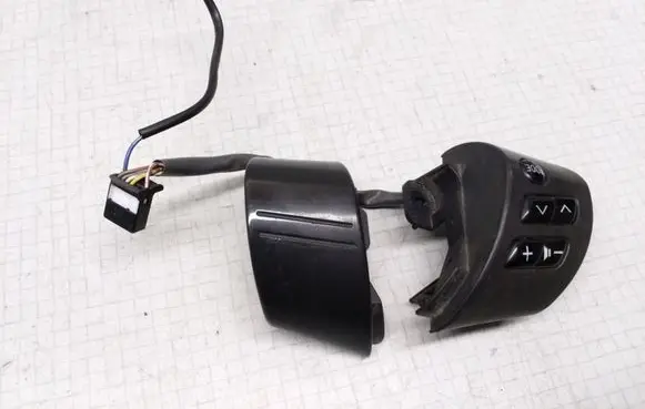 Toyota Corolla E120 E130 Steering wheel buttons/switches 77A224
