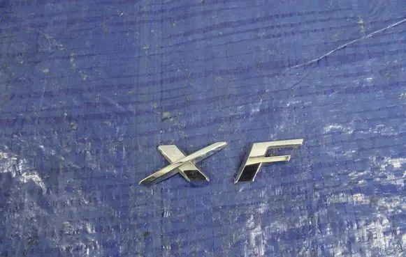 Jaguar XF X250 Manufacturers badge/model letters 