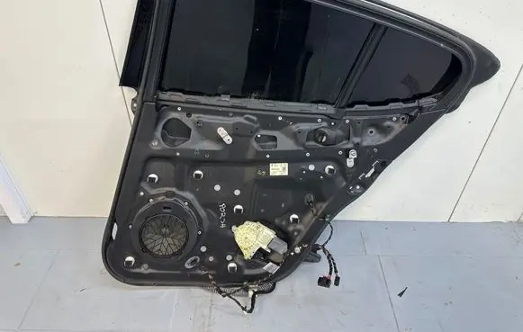 Porsche Panamera (970) Rear door window/glass frame 97053620200 911480100 922317100