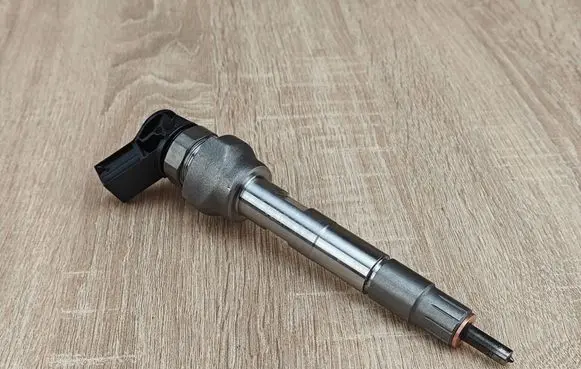 BMW 4 G22 G23 G24 G26 Fuel injector 8579236