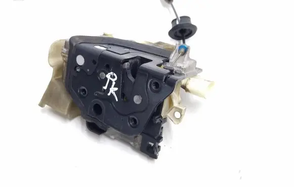Audi Q3 8U Front door lock