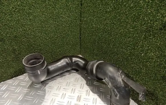 Opel Movano B Air intake duct part 165554107R