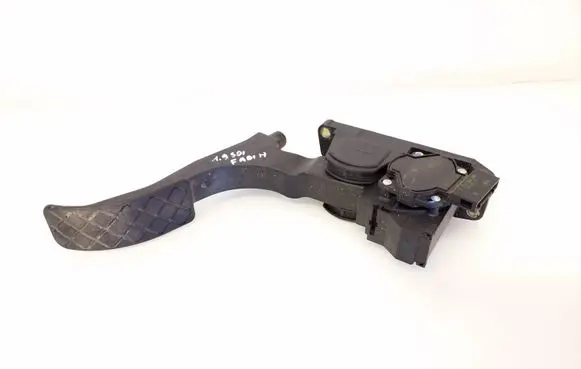 Skoda Fabia Mk1 (6Y) Accelerator throttle pedal 0281002378 084100101YB3 6Q1721503