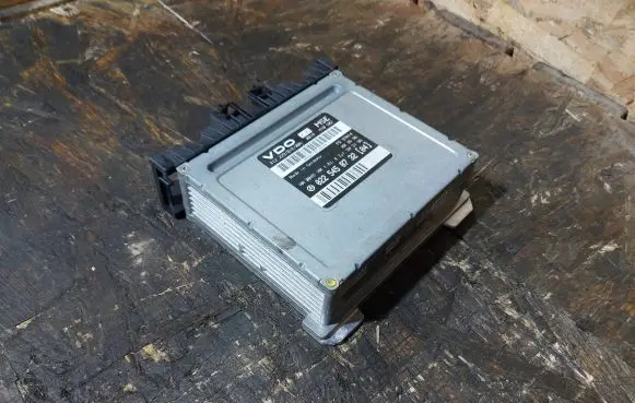 Mercedes-Benz C W202 Engine control unit/module 0225458732 412229018006