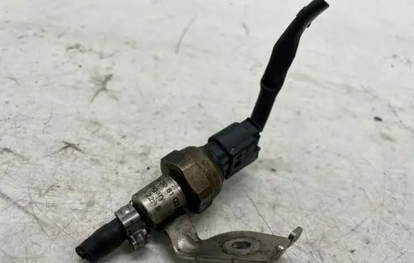 Mercedes-Benz E W212 Fuel temperature sensor A6510703081
