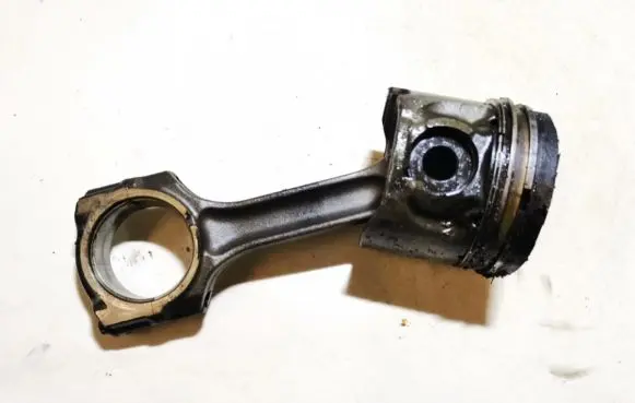 Peugeot 607 Piston with connecting rod