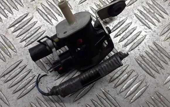 Toyota Avensis T270 Valve vacuum 90910-TC001