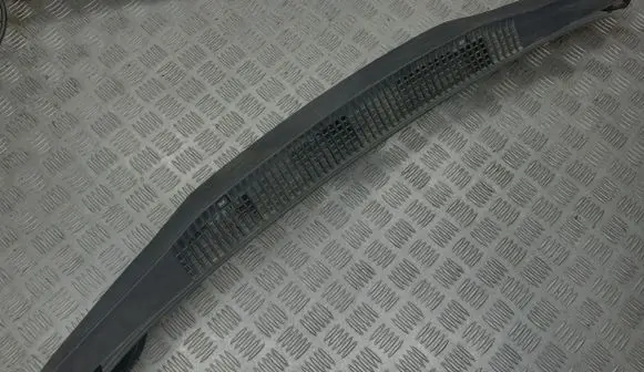 Subaru Legacy Front bumper upper radiator grill PPTD10