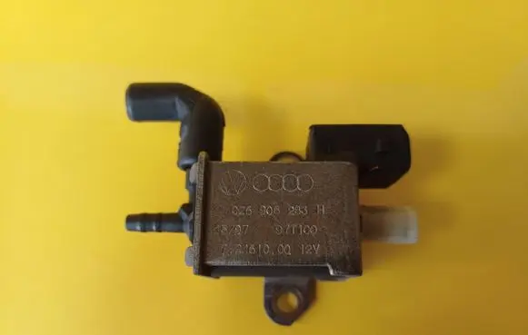 Audi A4 S4 B5 8D Turbo solenoid valve 026906283H