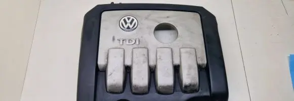 Volkswagen Touran I Engine cover (trim) 03C103925BP 03G103925BT 03C103925BF