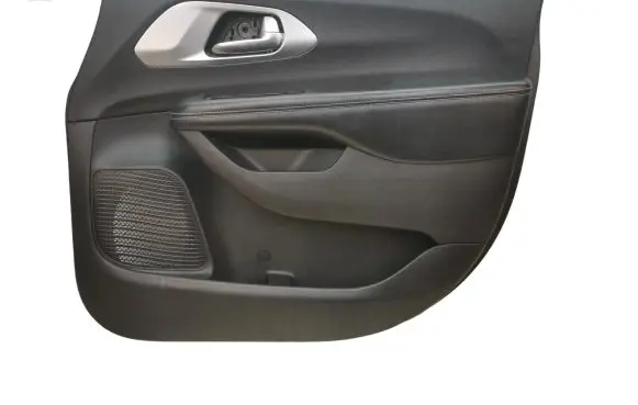 Chrysler Pacifica Front door card panel trim 6SZ391X3AC 6SZ391X3AB