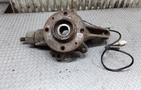 Citroen C4 I Front wheel hub spindle knuckle