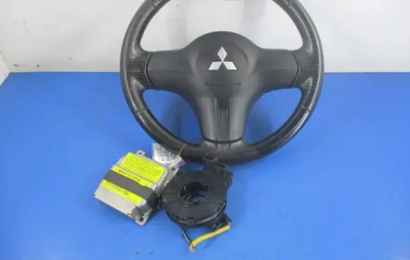 Mitsubishi Colt CZ3 Steering wheel