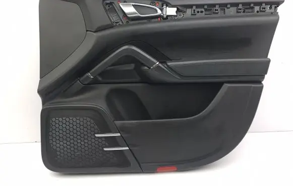 Porsche Cayenne (92A) Front door card panel trim