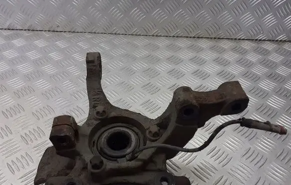 Opel Astra G Front wheel hub spindle knuckle
