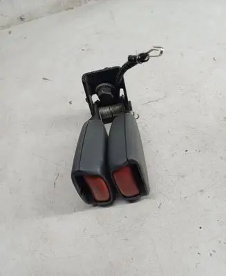 Volvo XC70 Middle seatbelt buckle (rear) 9467794 311102