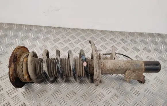 Volvo V60 Front shock absorber with coil spring 31262902