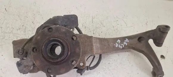 Audi A6 S6 C5 4B Front wheel hub