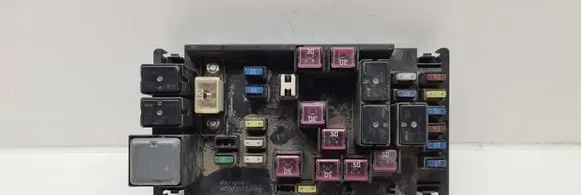 Subaru Outback Fuse box set 82241AG000 309283 MB100200B
