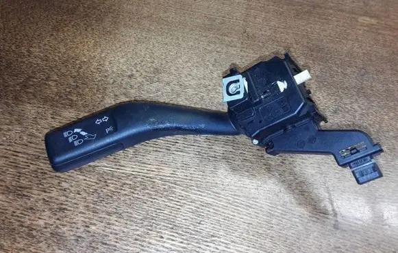 Volkswagen Golf V Indicator stalk 1K0953513E