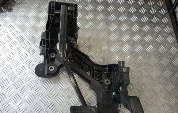 Jeep Wrangler Pedal assembly Hamulc3