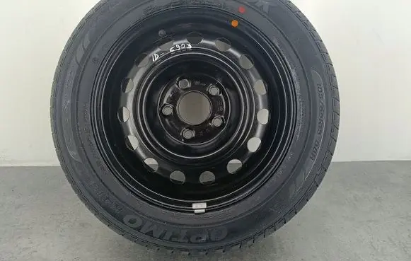 Hyundai i30 R15 spare wheel