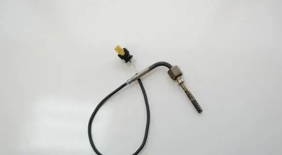 Mercedes-Benz Sprinter W906 Oil temperature sensor 0071537528