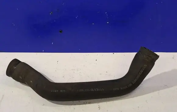 Volvo XC90 Engine coolant pipe/hose 08674873