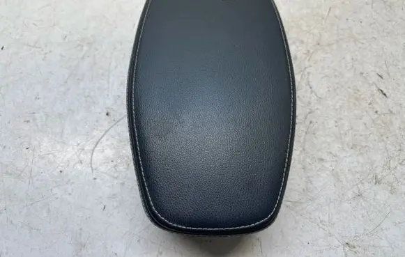 Nissan Juke II F16 Armrest 