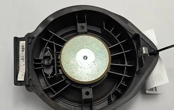 Chevrolet Camaro Front door speaker 