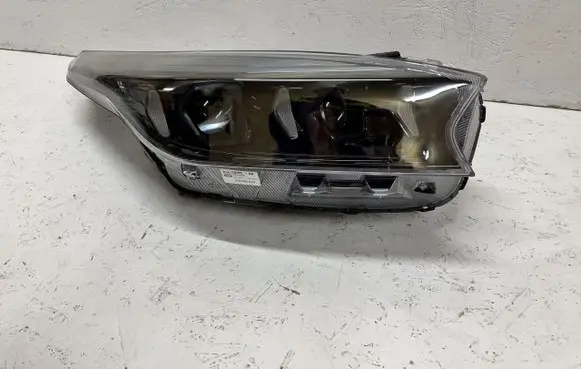 KIA Xceed Headlight/headlamp 92102