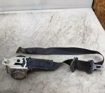 Opel Zafira B Front seatbelt 560834901