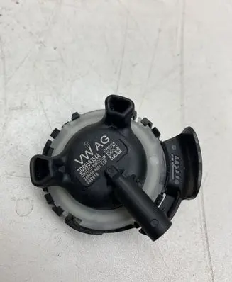 Volkswagen Golf VII Airbag deployment crash/impact sensor 3Q0959354A