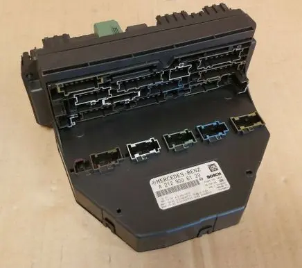 Mercedes-Benz CLS C219 Fuse module A2129006129 2129006129