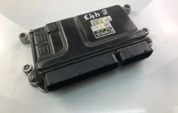 Mazda 3 II Engine control unit/module ECU P5CE18881