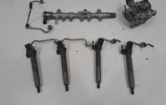 BMW X1 F48 F49 Fuel injectors set 8514138 8472283