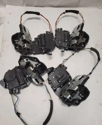 BMW 6 F06 Gran coupe Front door soft close latching motor 4151310700