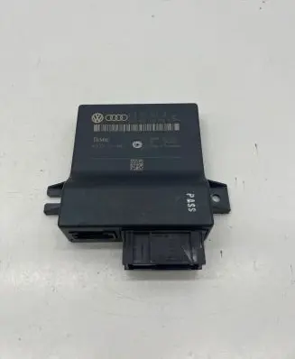 Audi A6 S6 C6 4F Gateway control module 4L0907468B 4L0910468A