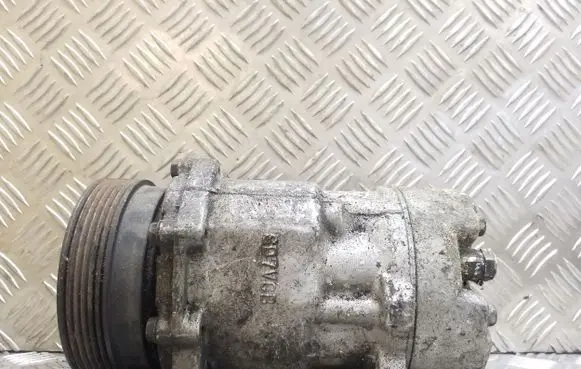 Volkswagen Golf IV Air conditioning (A/C) compressor (pump) 1J0820803A
