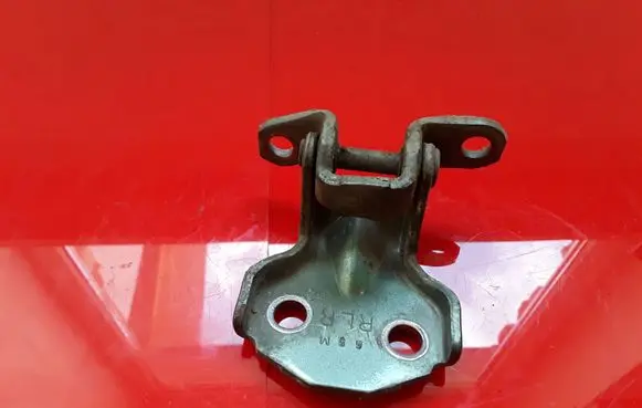 Subaru Forester SG Rear door lower hinge 65M