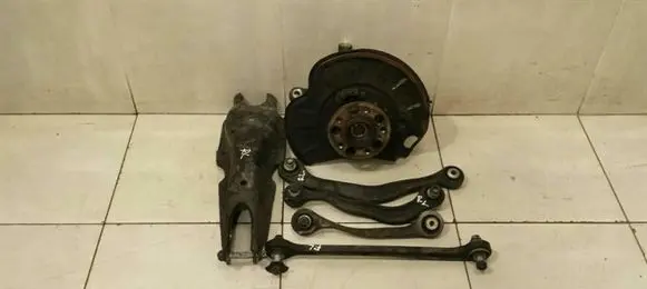 Mercedes-Benz C W205 Rear wheel hub spindle/knuckle A2053500141 A2053523300